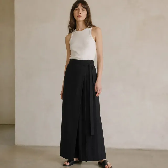 Esprit du Japon pantalon large asymétrique drapé
