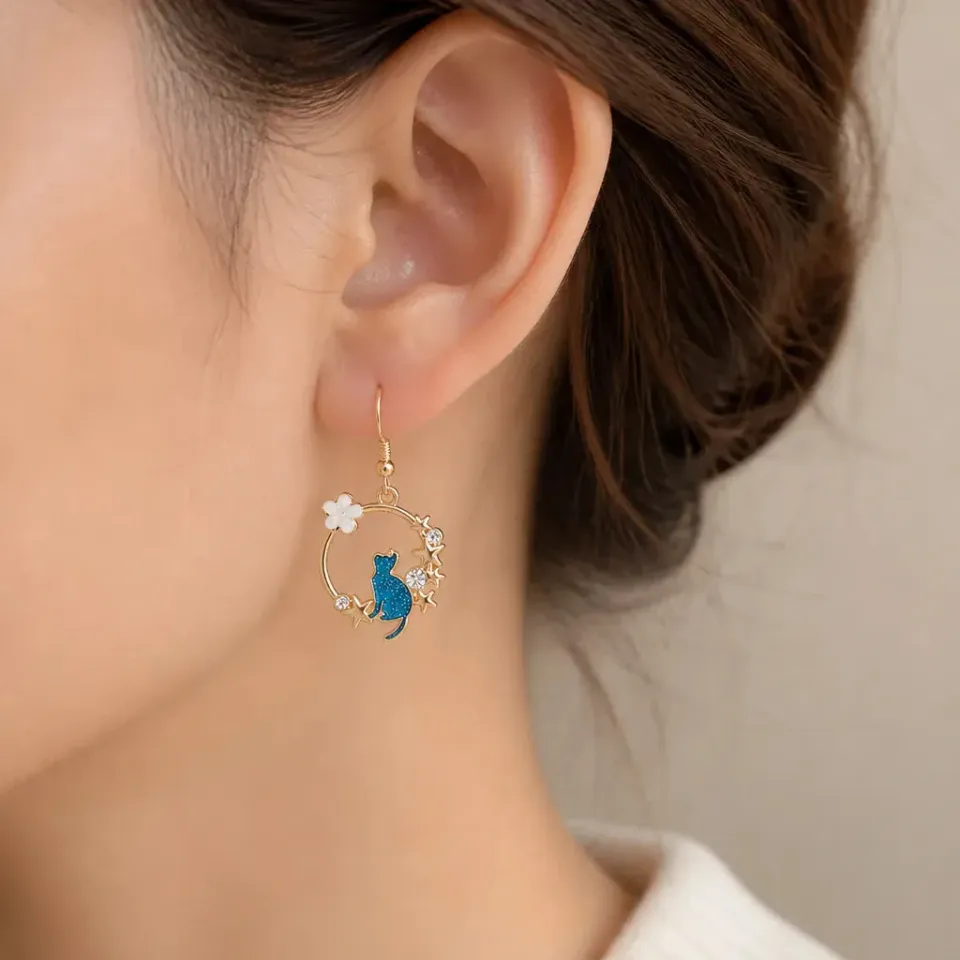 Esprit du Japon boucles d'oreilles chat étoilé métal doré