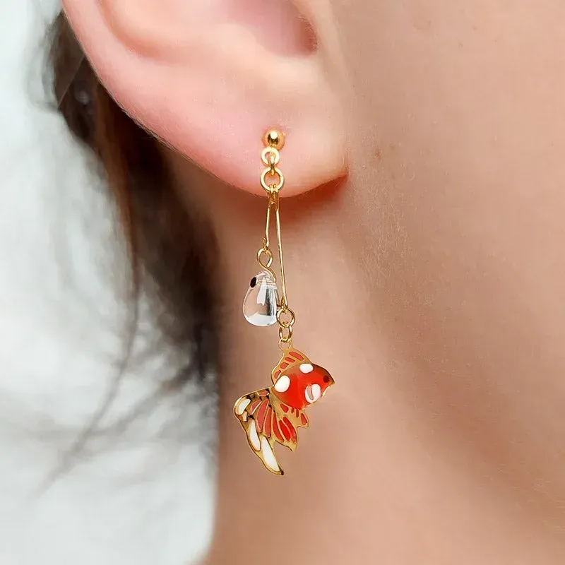 Japon style Goldfish boucles d’oreilles japonaises asymétriques