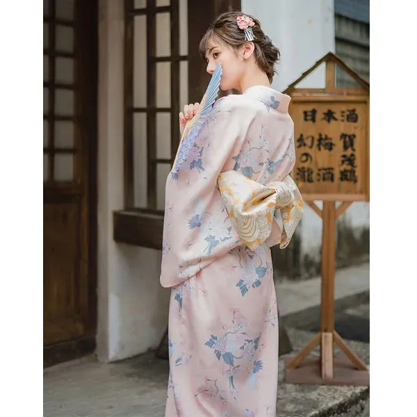 Esprit du Japon kimono rose pastel floral doublure dorée