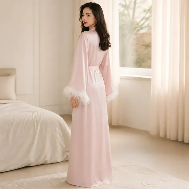 Esprit du Japon peignoir kimono long satiné rose plumes