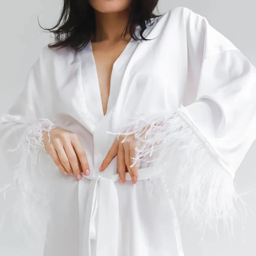Esprit du Japon Kimono long satiné à plumes