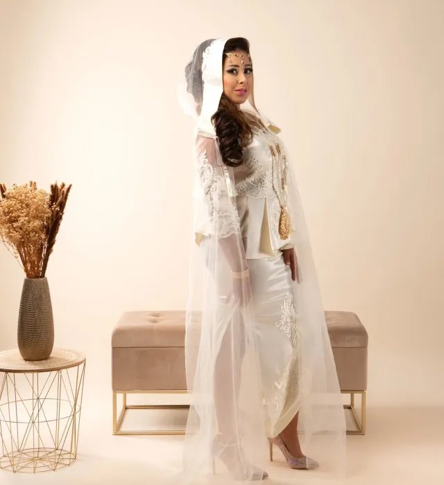 Célèbr'Orient Taous karakou satin blanc perlé cristal