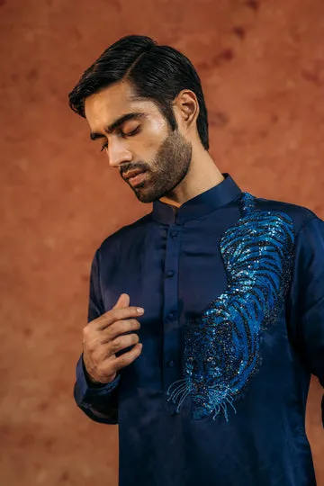 Rahul Mishra Sundarbans kurta satin bleu marine brodé