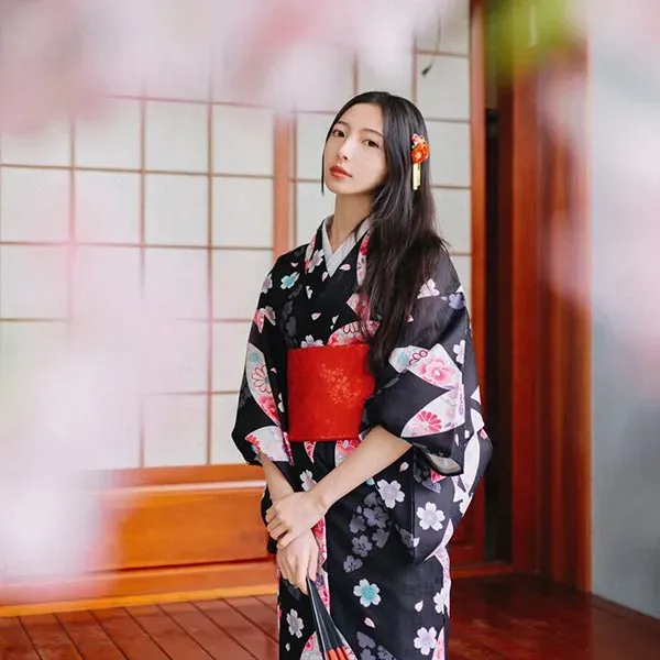 Esprit du Japon yukata femme noir motif sakura coton