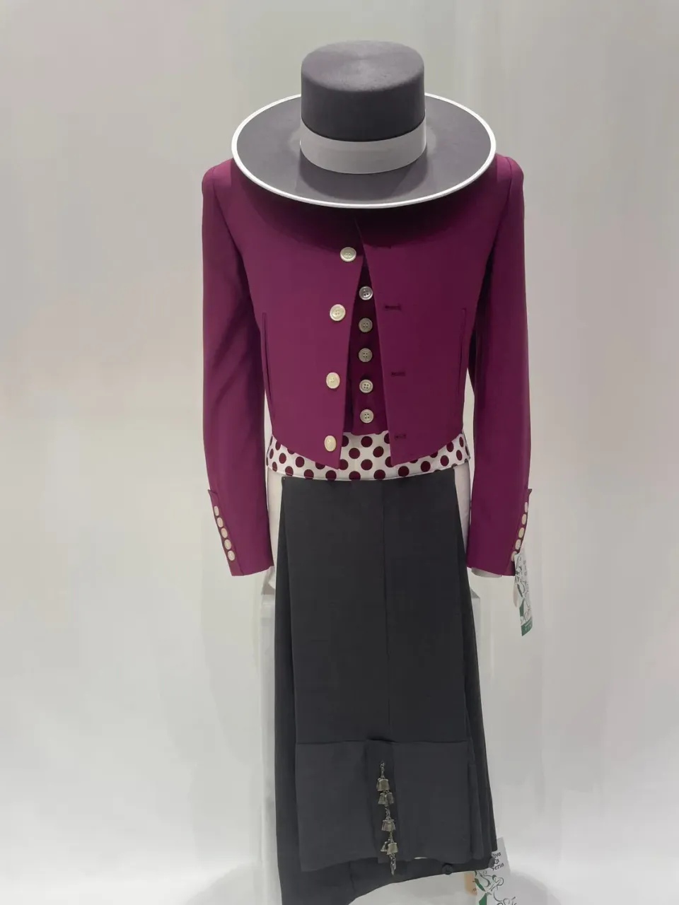 Viva la Feria Jerez Toscana costume campero mauve gris