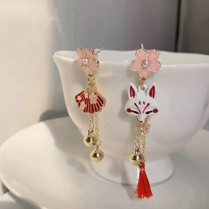 Esprit du Japon boucles d’oreilles renard éventail asymétriques