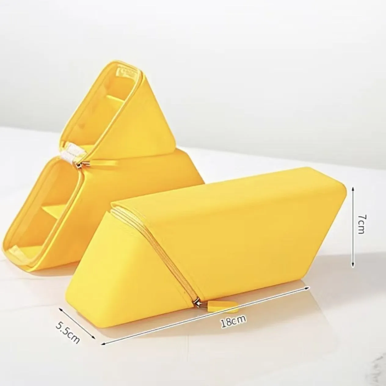 Esprit du Japon Trousse porte-stylos triangulaire en silicone
