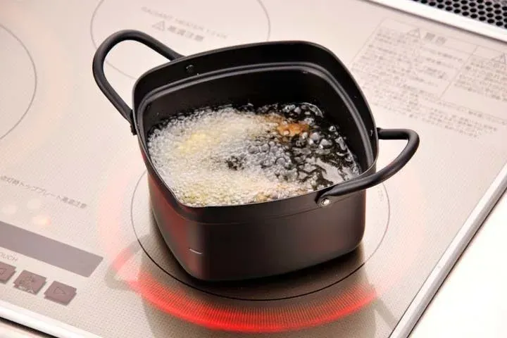 Japon style Ichikawa faitout friture avec filtre